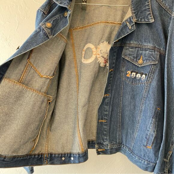 The Disney Store Vintage Mickey Mouse Denim Trucker Jacket Large 2000 Y2K - Picture 8 of 12
